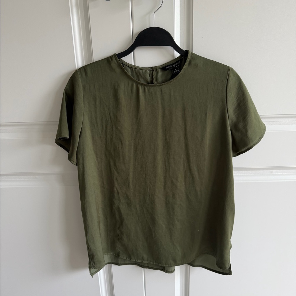 Banana Republic Short Sleeve Top in Olive